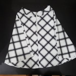 Amanda & Chelsea Graphic Print Skirt